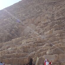 とにかく巨大なピラミッド