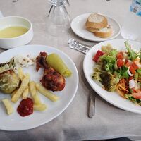 夕食はバイキング