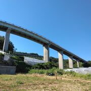 観光スポットとしても取り上げられる橋