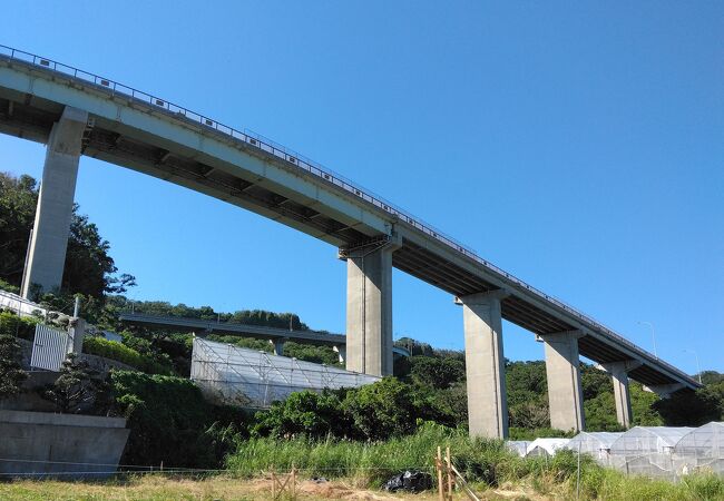 観光スポットとしても取り上げられる橋