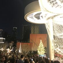 非常に混んでいたクリスマスマーケット