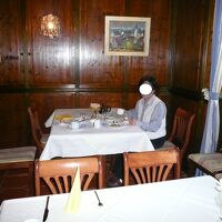 ホテル・オクゼン（雄牛）の朝食の間