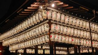 夜に訪れました