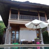 外から見るとこんな感じです。