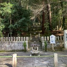 楠木正成の首塚。