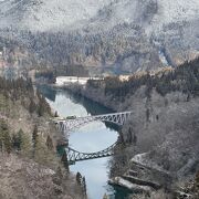 1月中旬，例年より雪が少なく、冬らしい風景はまだ先のようです。外国人観光客の多さにビックリしました。