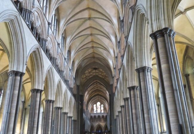 威風堂々の大聖堂です