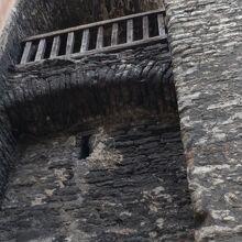 城壁入口 (修道女の塔)