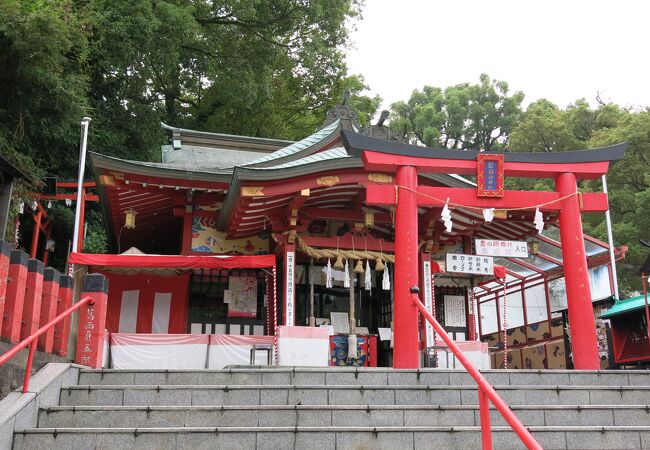 熊本城のそばにある稲荷神社