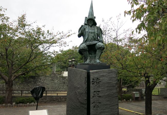 熊本城にある加藤清正公像