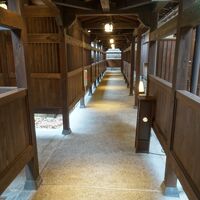 離れへのアプローチ