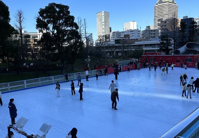 ダイナースクラブ アイスリンクin東京ミッドタウン