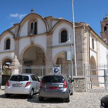 外観はシンプルですが…、