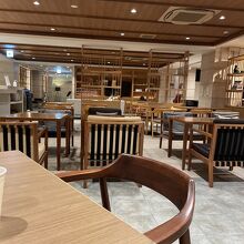 ラウンジ（朝は朝食会場）