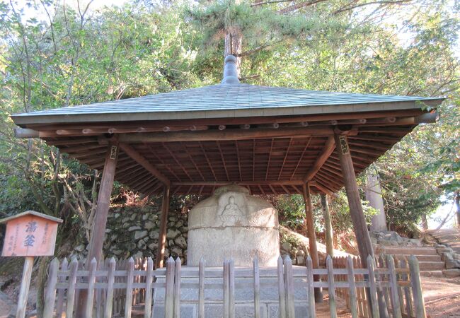 湯釜は奈良時代に作られた日本最古のもので、道後温泉本館ができる前の温泉館で使われていた、歴史あるもの