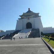 台北へ行ったら必ず訪れる観光名所の中正紀念堂です!!