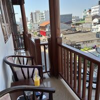 バルコニーの喫煙スペース