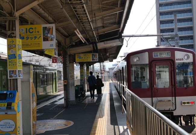 JR大和路線と近鉄道明寺線の駅