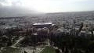 アクロポリスの丘の東の端