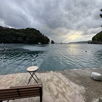 温泉の奥にはプライベートテラスも。