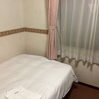 シンプルで簡素な部屋でした。