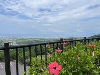 エメラルドの海を見る展望台