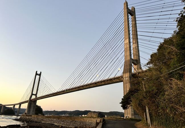 その先は隠岐～対馬～大陸へと島が連なり、古くから大陸と関連するエピソードへのロマンを感じます