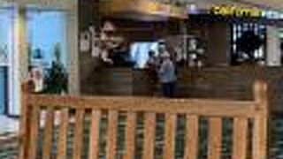 カリフォルニア・ピザ・キッチン　(カハラ・モール店)