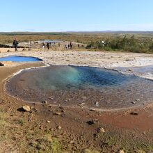 いくつかの温泉が見られる