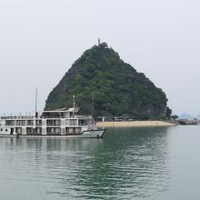 ティートップ島の全景