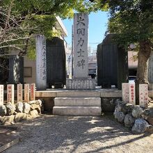 《富岡八幡宮》「大関力士碑」