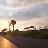 朝。ホテル前。