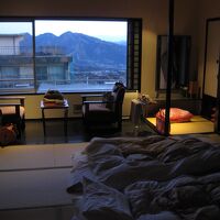 けっこう広めの客室でした。