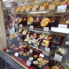 店頭のショーケースメニュー見本