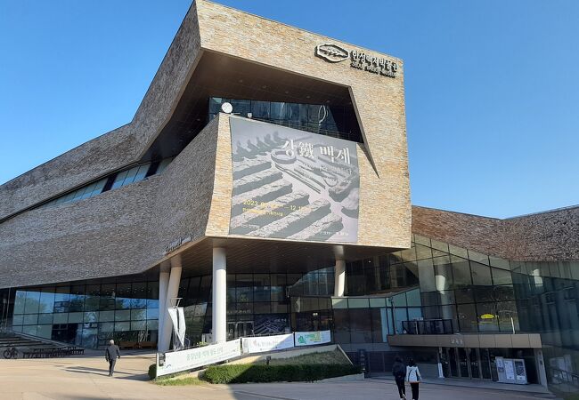 百済の首都がソウルにあった頃の歴史を展示しています。