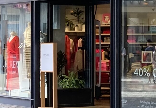ジェイ クルー (アラモアナ センター店)
