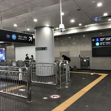 延々と上の階へ上がって行きます