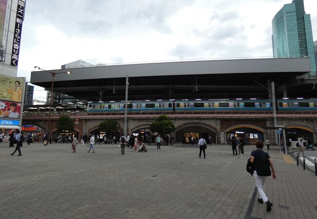 サラリーマンの聖地・新橋駅