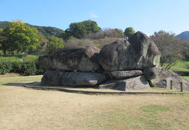 飛鳥を代表する古墳です