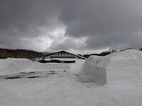 雪中行軍遭難記念像