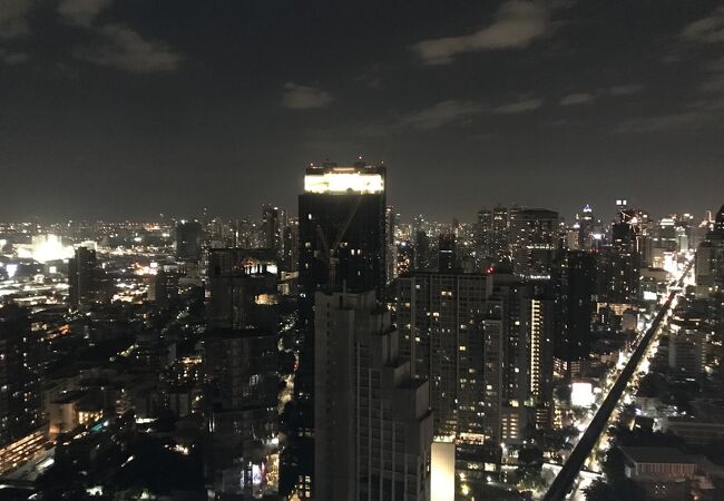 バンコク夜景を360度一望できます