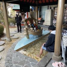 さるぼぼ黄金の足湯