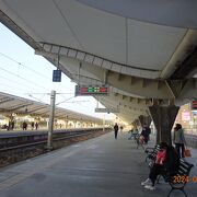 ここから台湾鉄道の台中駅に行きました。
