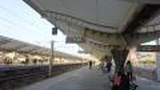 ここから台湾鉄道の台中駅に行きました。