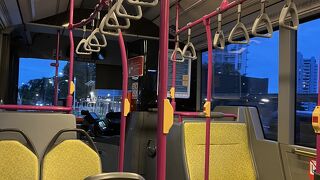 スマホとタッチ決済で簡単バス移動／シンガポール