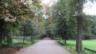 フロリアンスカ門を起点にすれば西に進んだ先にあって、観光客も殆ど訪れない落ち着いた場所でした。