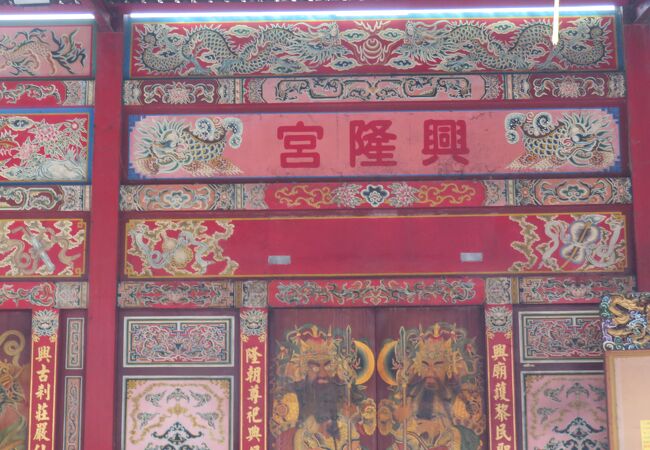 堂内は台湾の・・・