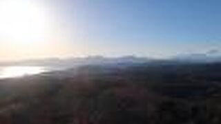 周辺にはハイキングコースが整備されています