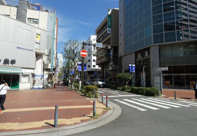 横浜市中区にある近代洋風建築が残る道路