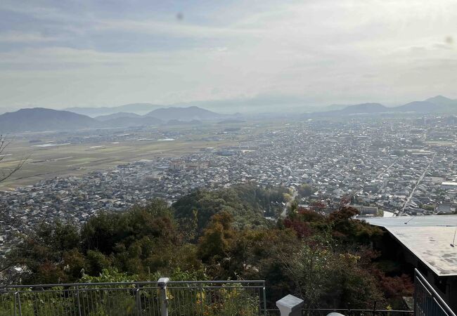 八幡山ロープウェー展望資料館